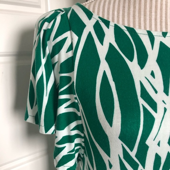 Green & White Print Dress w/ Flutter Sleeves - Picture 2 of 8
